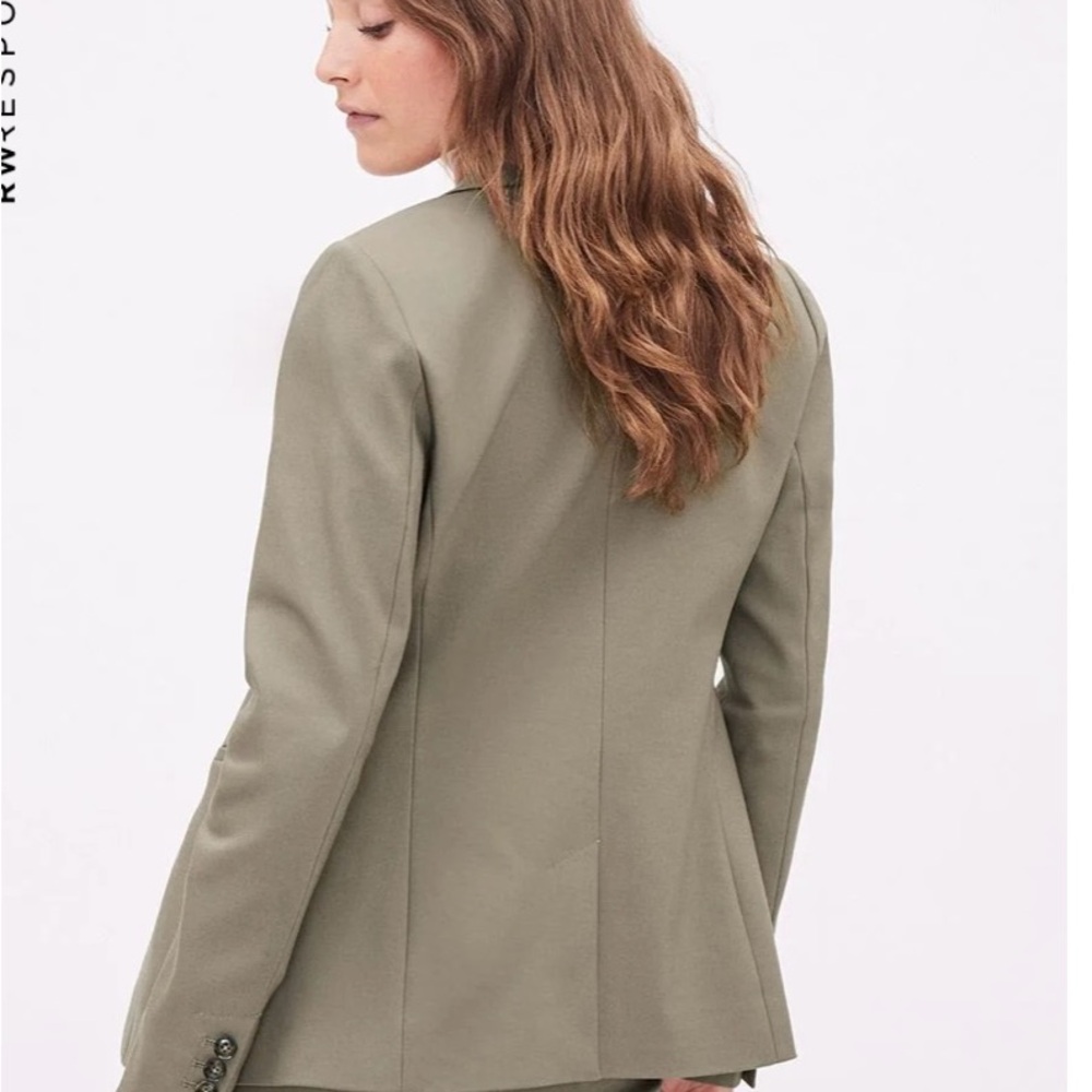Limitless One-Button Fitted Blazer - Picture 2 of 8